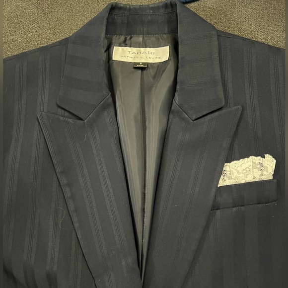 Women’s Tahari ASL Pantsuit - Picture 2 of 2